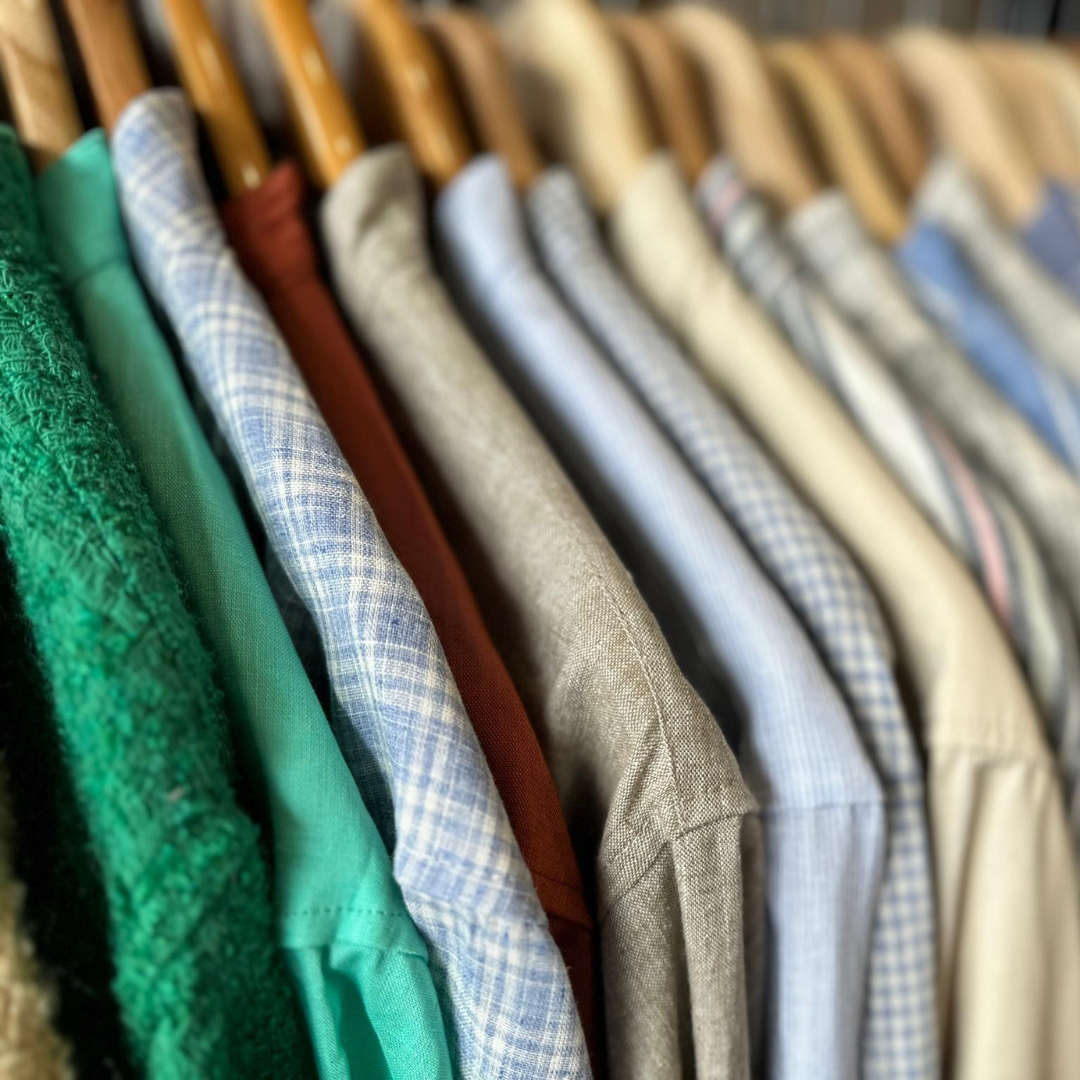 Styling islamischer Herrenmode modern kombiniert