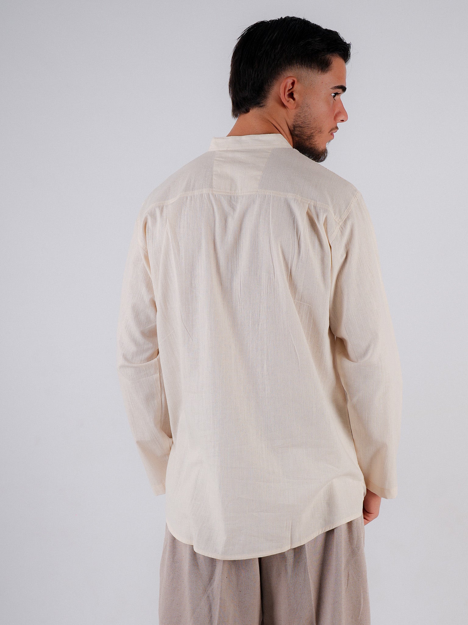 Hemd Tariq – Klassisch in Creme