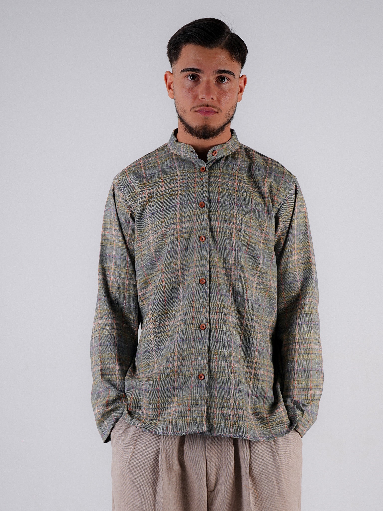 Hemd Idris Karo – Grün und modern