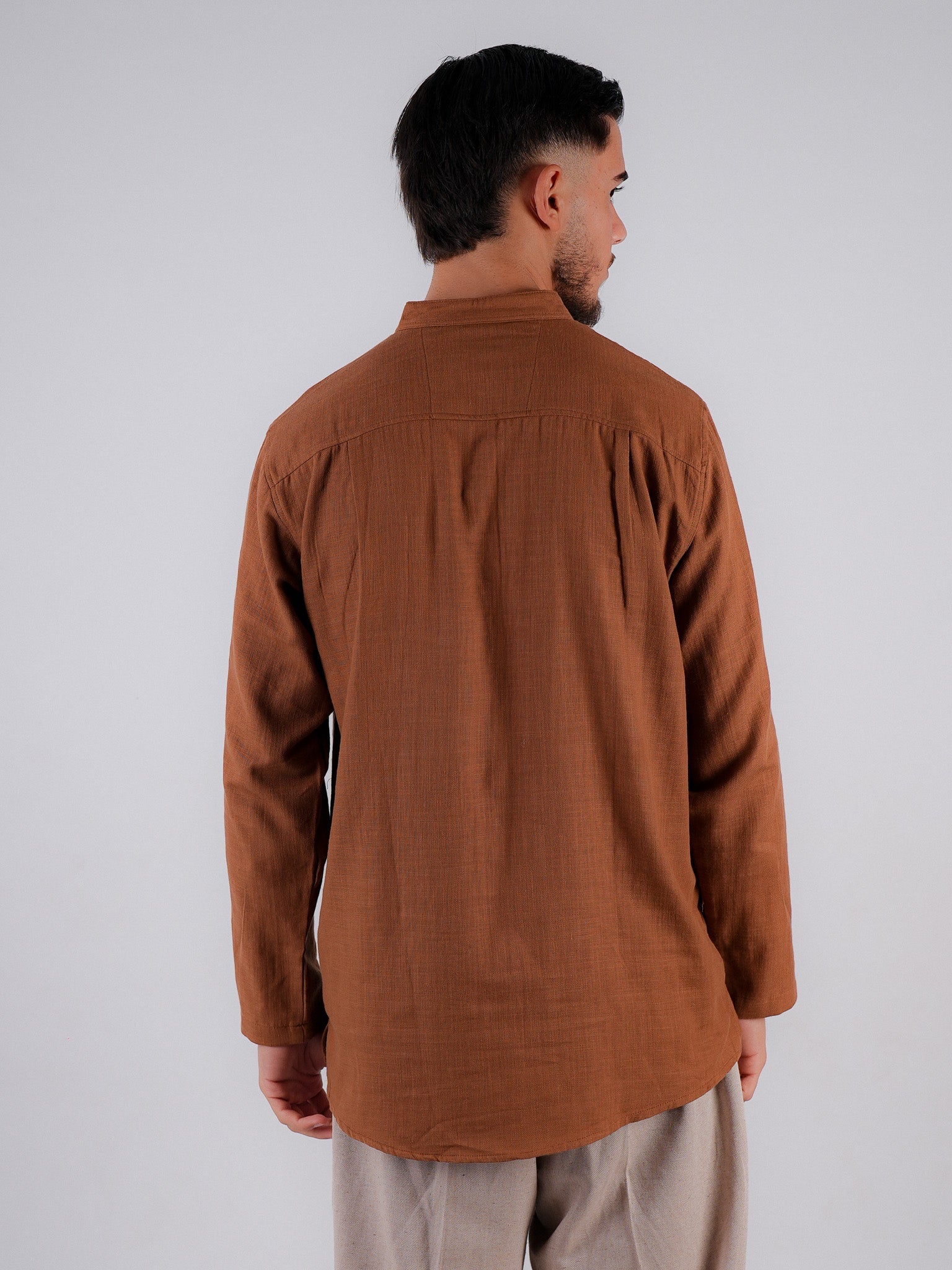 Hemd Farid Braun – Warm und traditionell