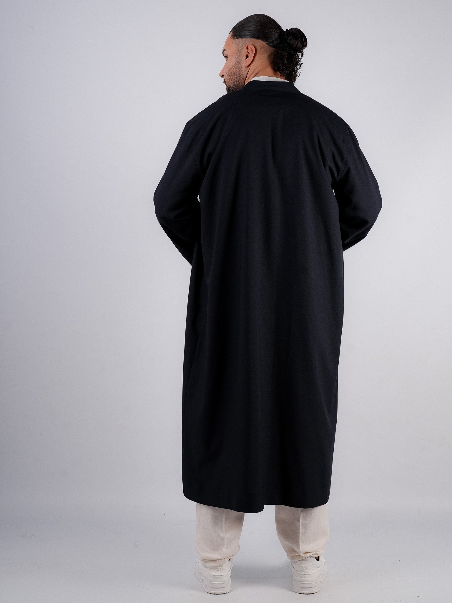 Jubba Al Aswad – Schwarz