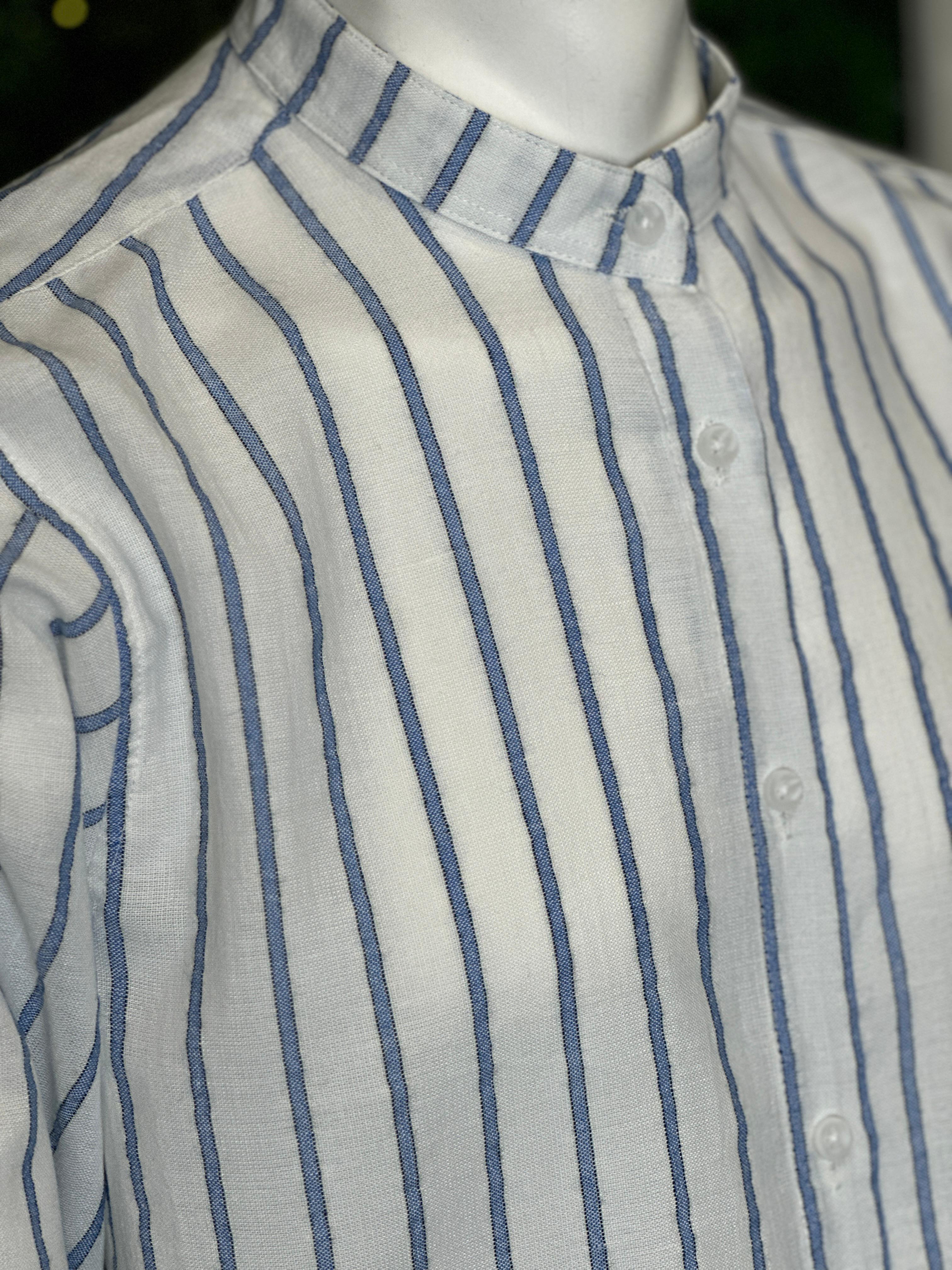 Gestreiftes Hemd, weiß/blau