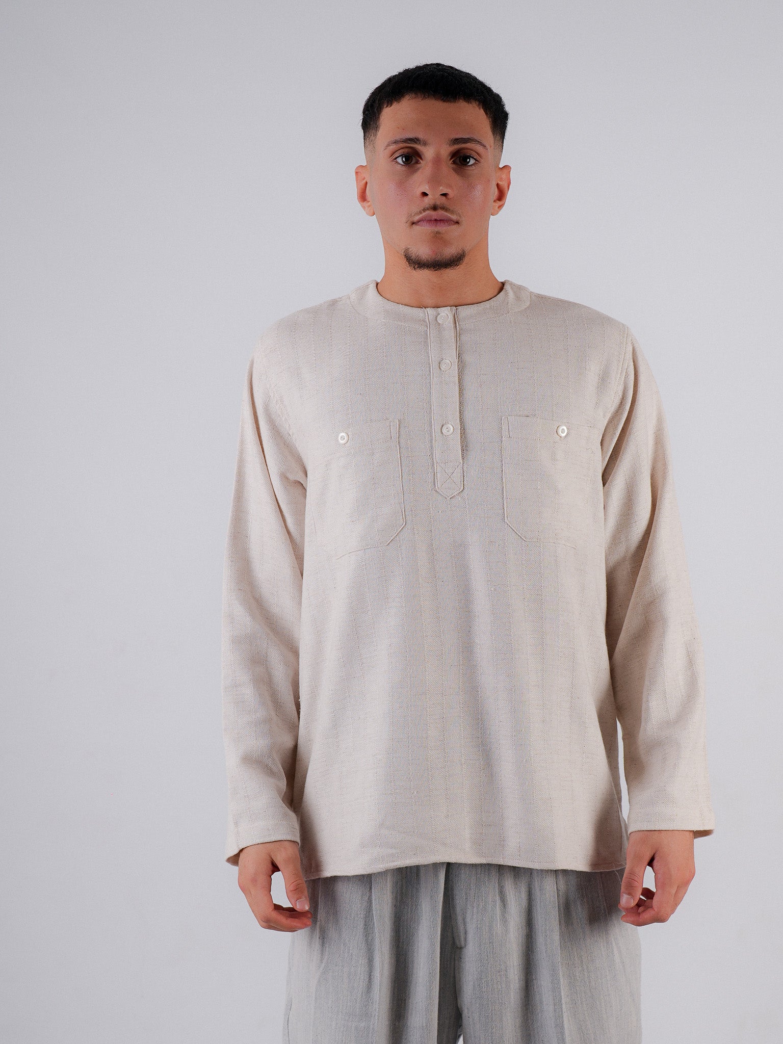 Hemd Noor Beige – Schlicht und zeitlos