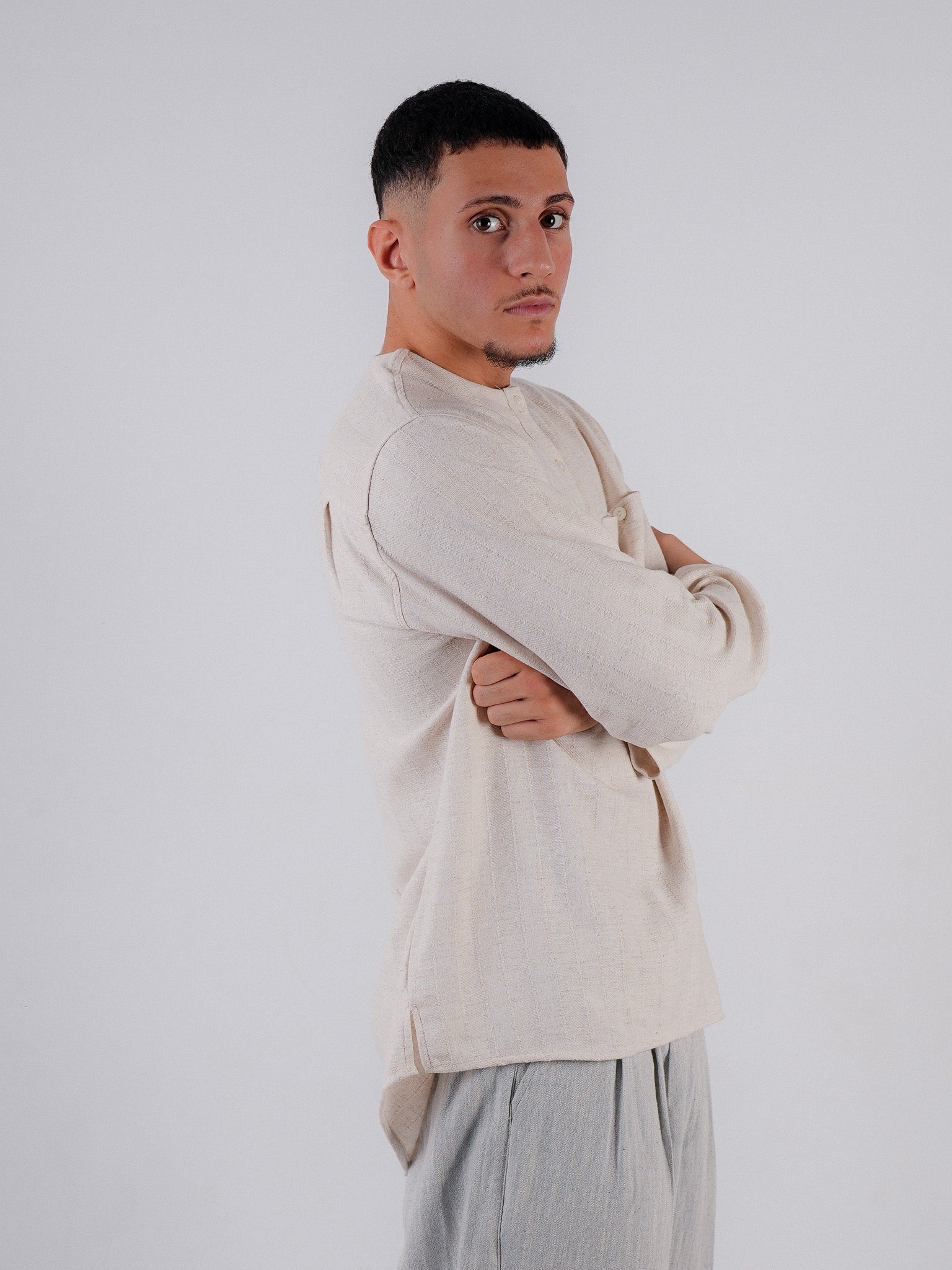 Hemd Noor Beige – Schlicht und zeitlos