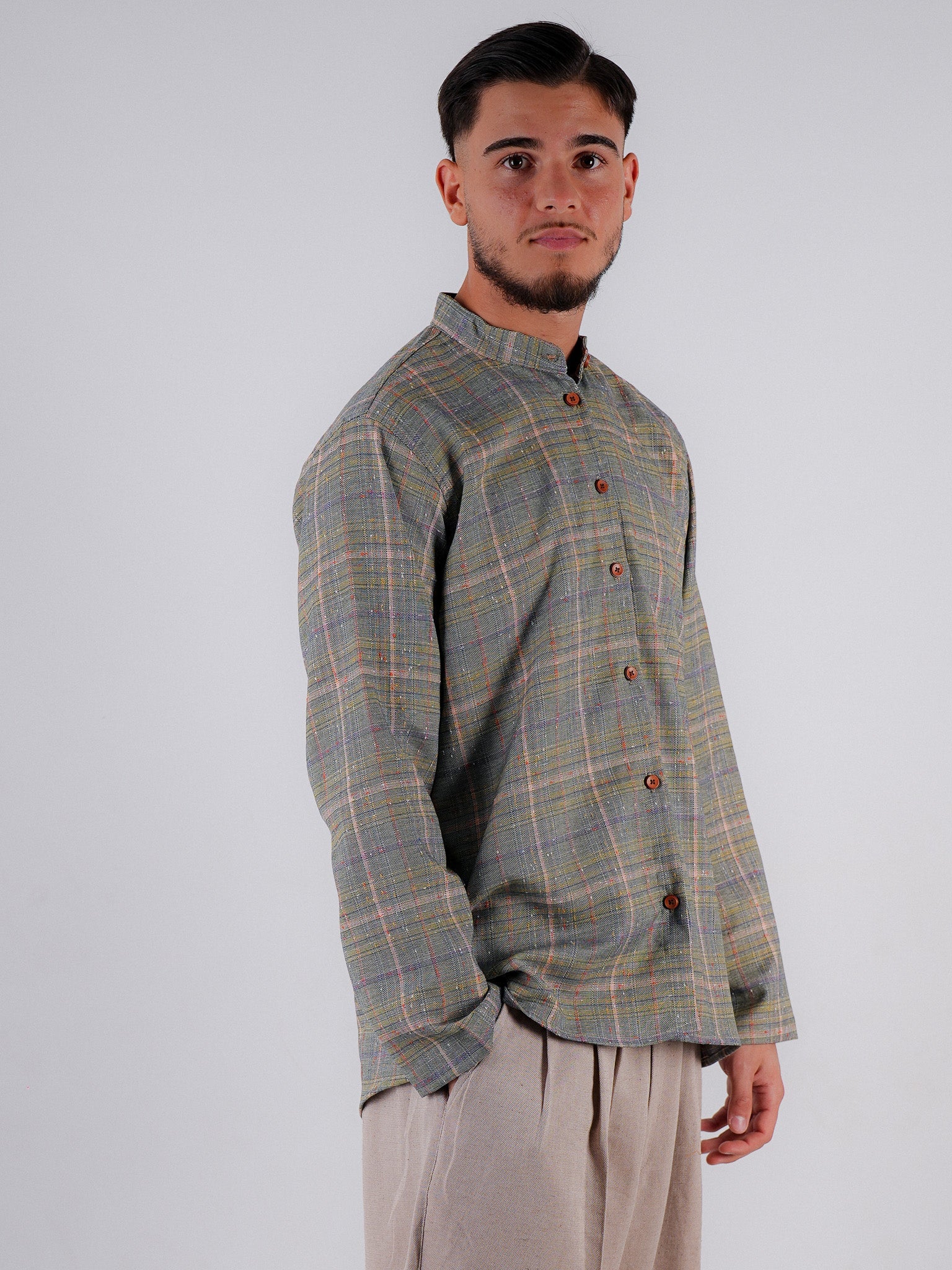 Hemd Idris Karo – Grün und modern