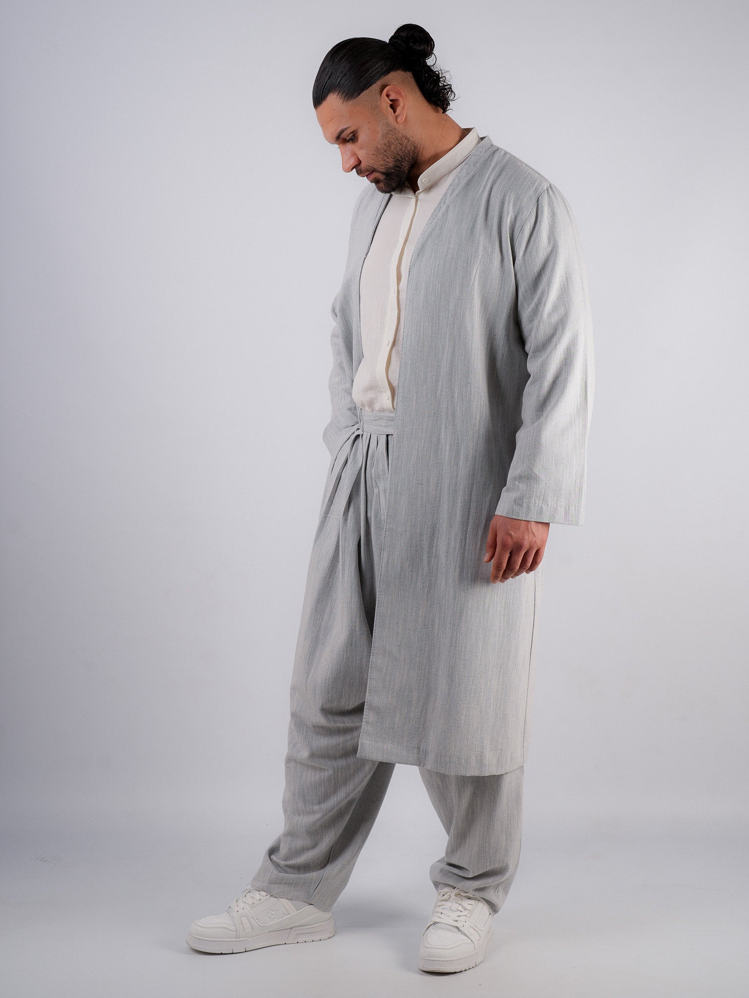 Jubba As-Safa – Hellgrau