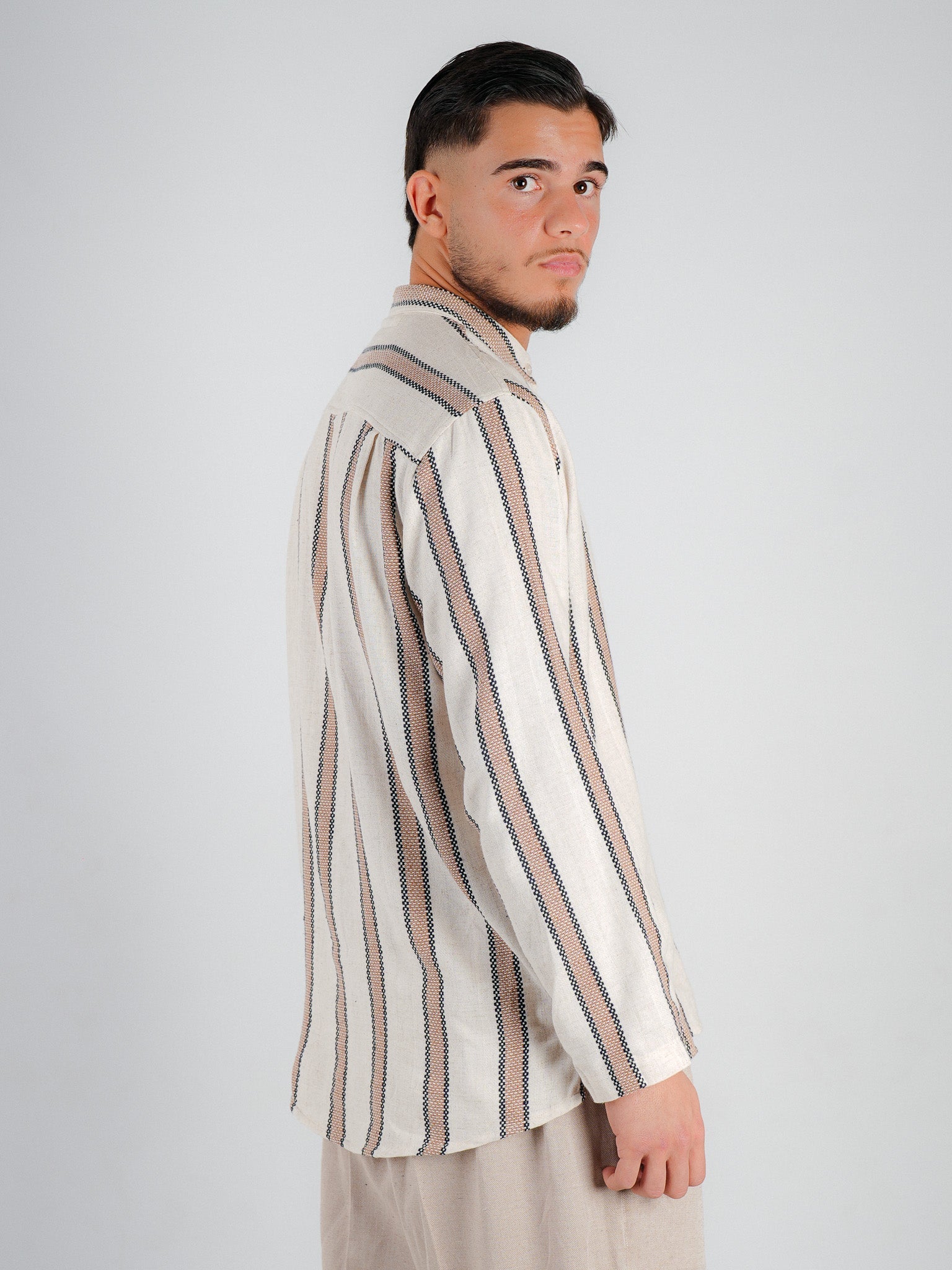 Herrenhemd „Safran“ – Gestreift in Creme-Beige