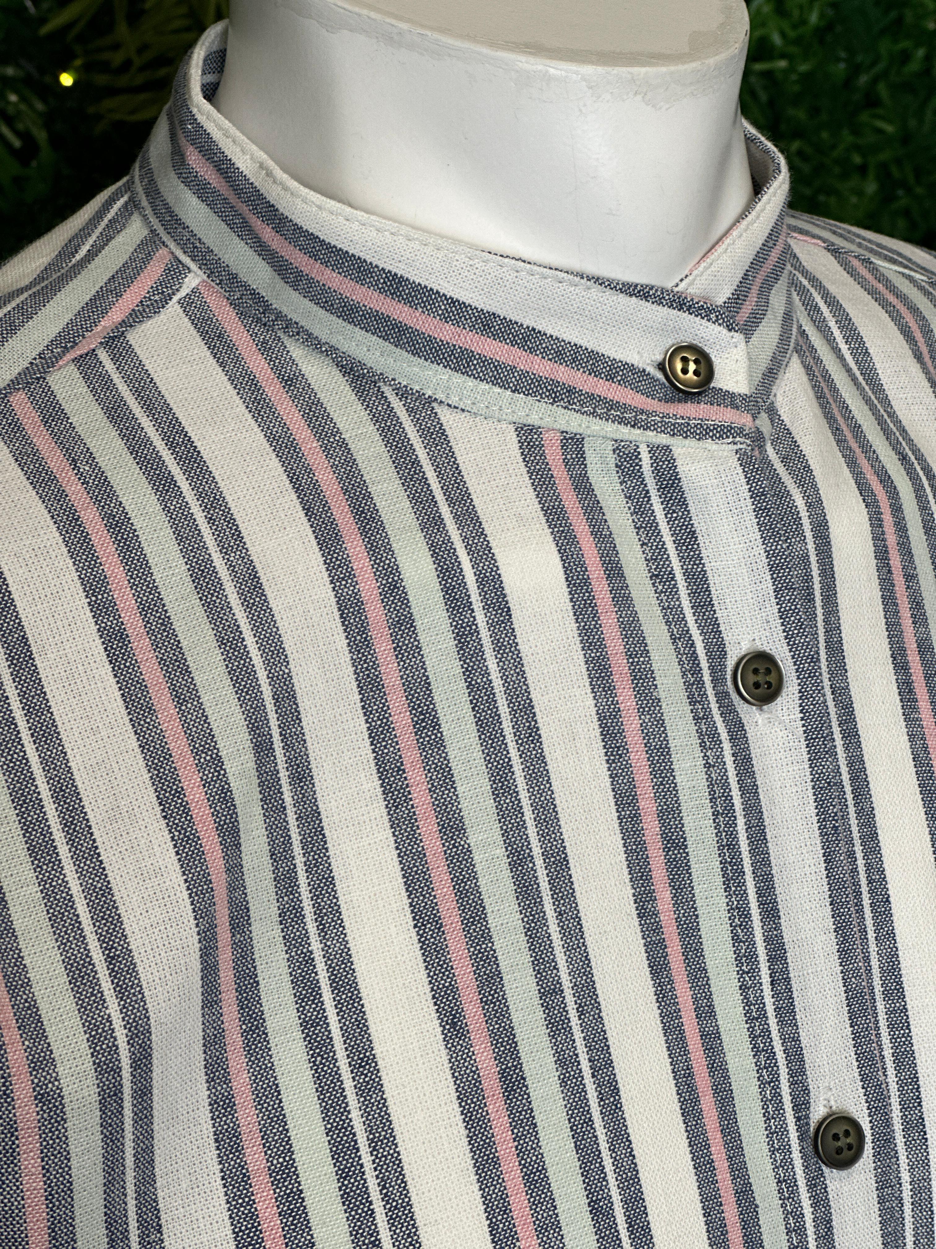 Gestreiftes Hemd, farbig